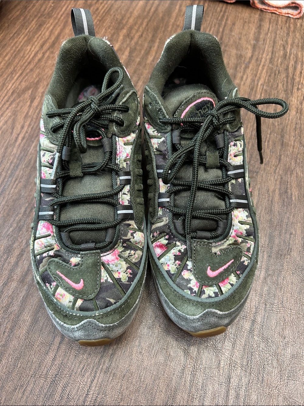 Nike air max floral camo 98 Olive Green Floral Sneakers with Pink Swoosh